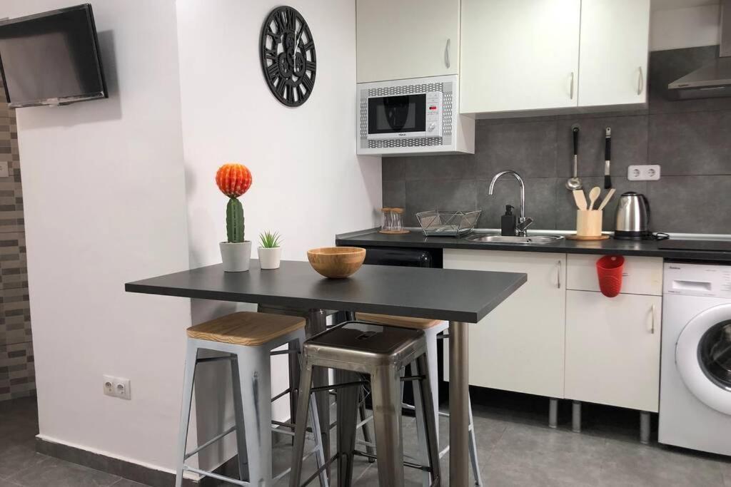 M4 Cool Terrace. 1 Min To Metro. 15 Min To Center Apartment Esplugues de Llobregat Exterior photo